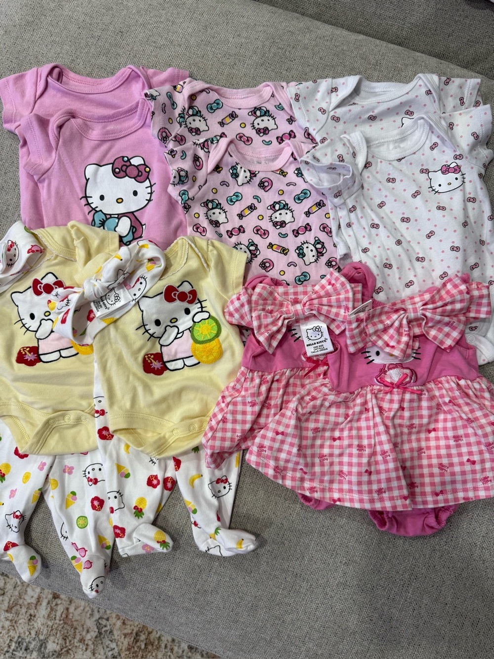 Twins Hello Kitty Bundle 10 Outfits
